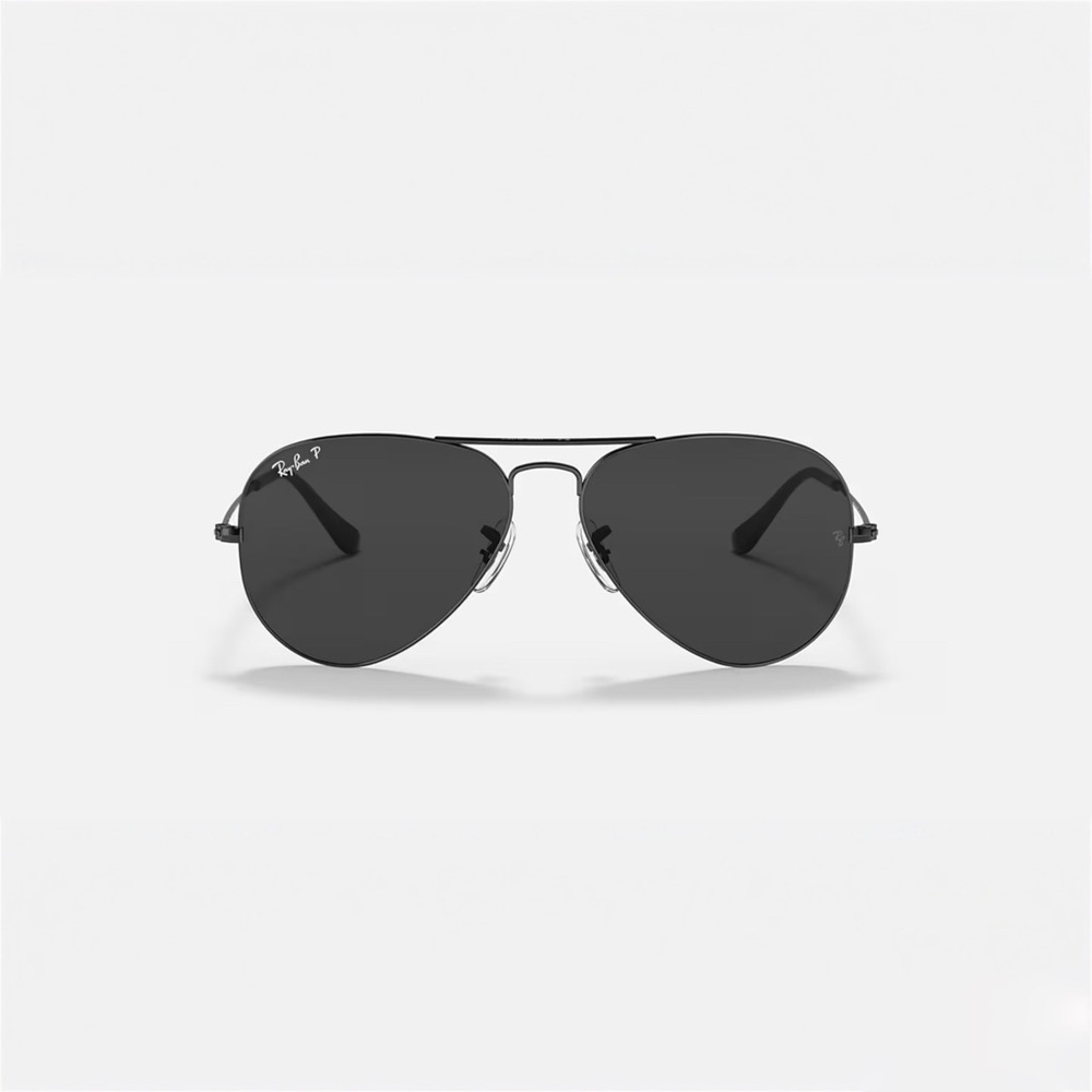 Rayban Aviator Classic
Frame: Polished Black
Lenses: Black